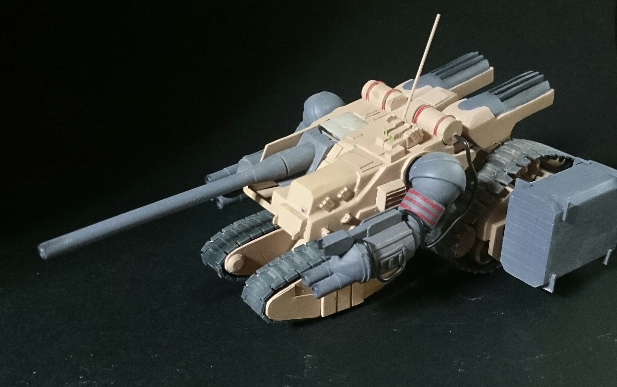 Bm ガンプラ ガンプラの画像貼るとrtされると聞いて 陸戦強襲型ガンタンク Hgガンタンクを改造して作りました 追加装備は着脱可能で 重地雷も分離出来ます Gunstaさんにも後で上げるので そちらも見ていただけるとうれしいです T Co A0uxwvkrsa