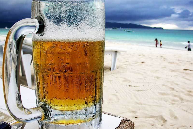 Colmenero's tweet photo. Porque sin ella no podríamos vivir. Feliz #DiaDeLaCerveza https://t.co/jF9WPRg3Kt