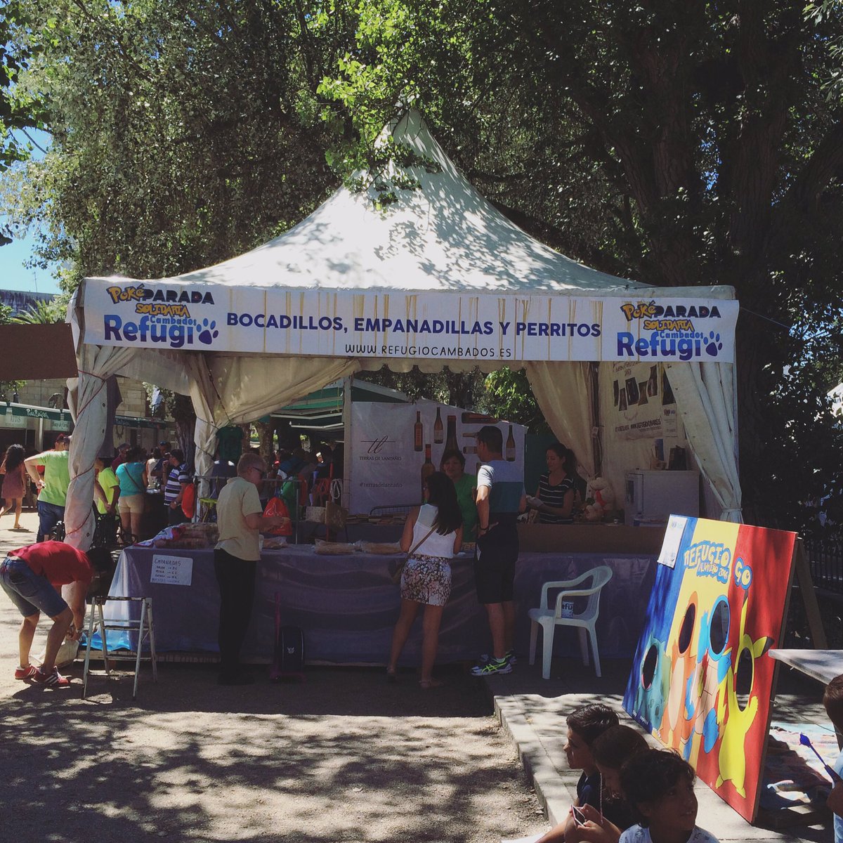 ZgzPokemonGo's tweet photo. #Pokémañíacos ! Estamos en #Cambados y el refugio está poniendo pokeparadas solidarias @RefugioCambados #pokemongo https://t.co/XwcRCXEiCJ