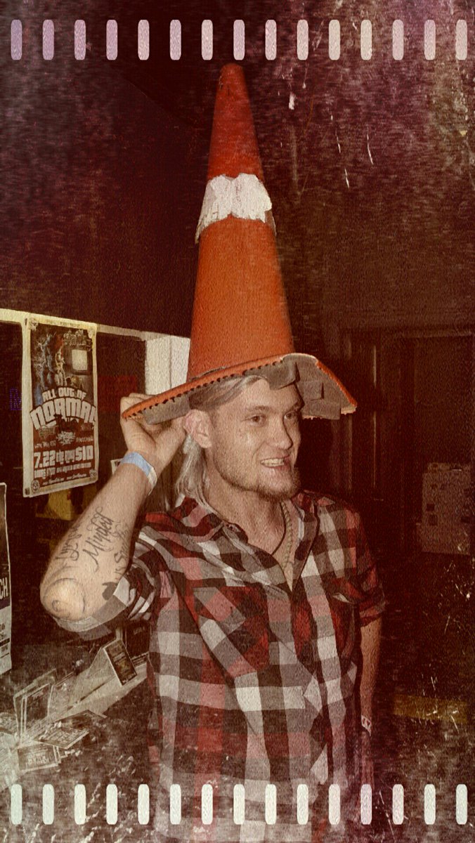 MHMusicMilitia's tweet photo. #urbanhippie #roxydenver #conehead #wizardoftheroxy #milehighmusicmilitia #Rowdylife #theresnoplacelikehome https://t.co/X7vbTynqTx
