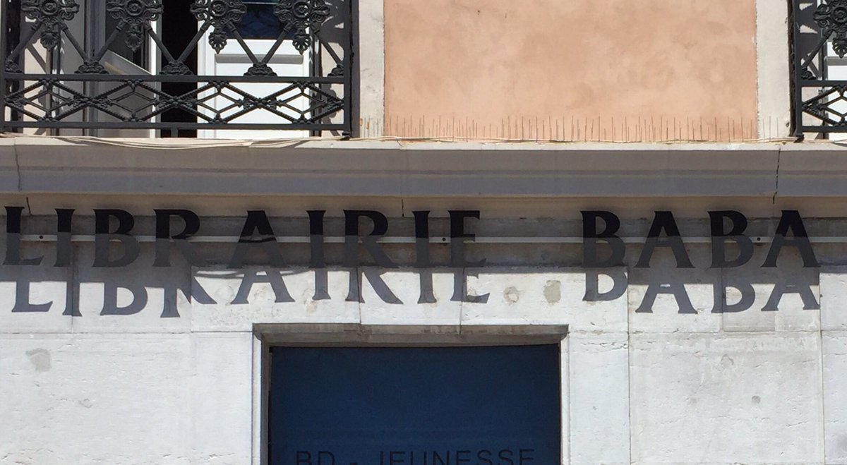 CamilleCombal's tweet image. .@Cyrilhanouna lire... C'est refuser de mourir!
Bsahtek la librairie frérot!