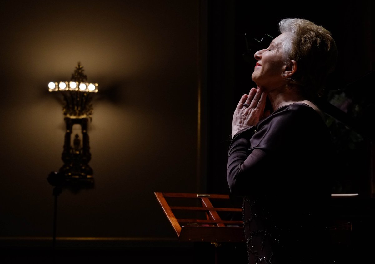 The photo album of Mariella Devia and Giulio Zappa's recital is now live on Facebook: bit.ly/mardevalb