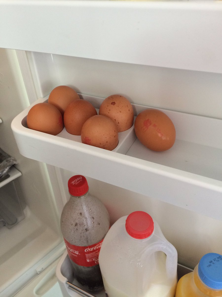alex_james81's tweet photo. "Should we not put an extra space? Eggs tend to come in 6s."
"Nah fuck it 5 will be reyt, no one will notice" https://t.co/FUtY7Yitwy