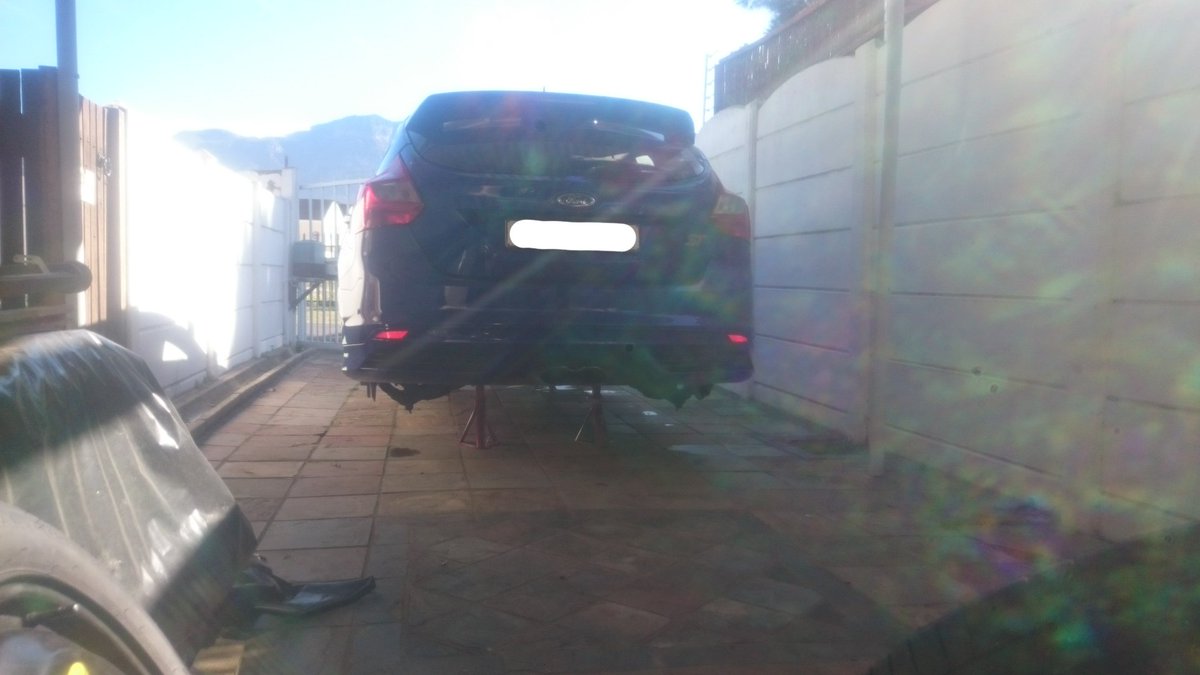 BarryLee82's tweet photo. Bit of a car and beer day. Spot the #PaleAle @DevilsPeakBC #FocusST #ST250 #CSTOC https://t.co/pAHBEgzval