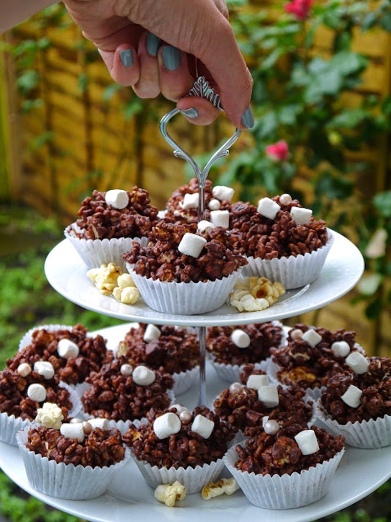 jaclynruthcraig's tweet photo. Need some #bakinginspiration? Some amazing recipes from the #BBbakingclub this month >> https://t.co/ZQD03KPDzj https://t.co/ODvR55VaBd