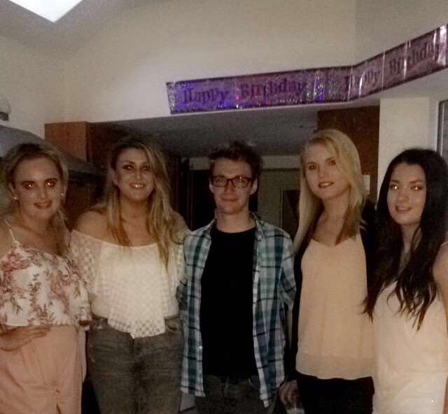 SiobhanRyan9's tweet photo. Celebrating my 21st with my friends that I didn't even know 10 weeks ago! 👌🏻 #PwCSummer16 https://t.co/vgzOmgbxKE