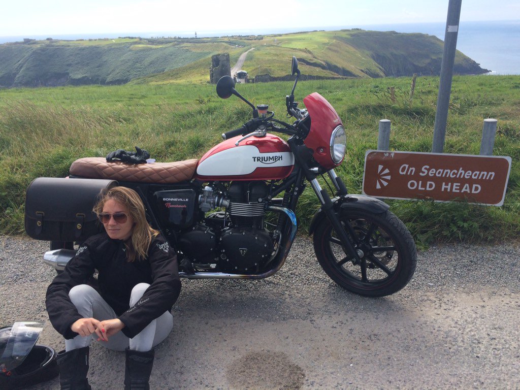paulcarson321's tweet photo. @UKTriumph @RuthyKimbley @PhillipMcCallen @wildatlanticway #Triumph #Bonnie #summerscene #Kinsale #IrelandTour https://t.co/N5tsRXZzSO