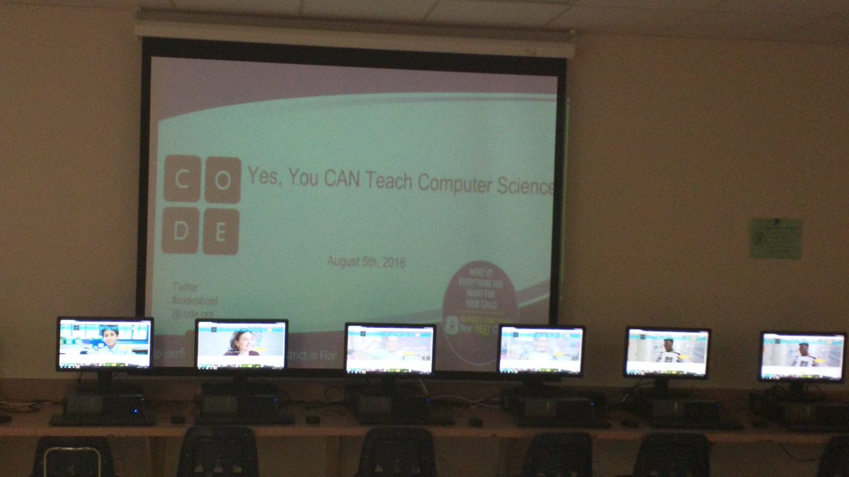 speakingincode's tweet photo. Preparing to introduce new teachers to computer science and https://t.co/9VRDiiR1jy. #codepbcsd @code.org https://t.co/kcideDPgVu