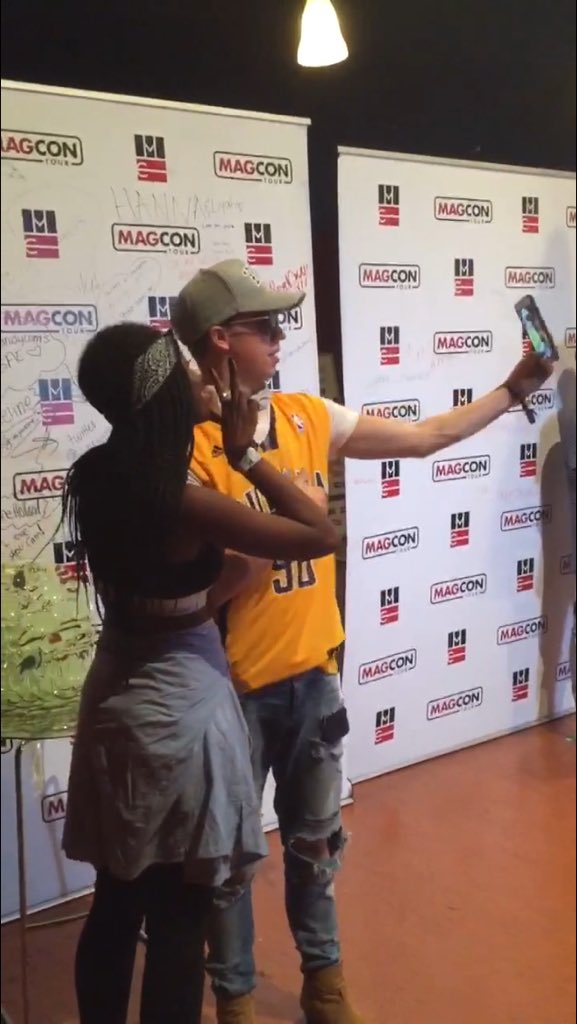ASTROCORBS's tweet photo. This finally happened two months ago already, I miss you so so much, can't wait to meet u again baby @taylorcaniff https://t.co/xvNHpYRRbN