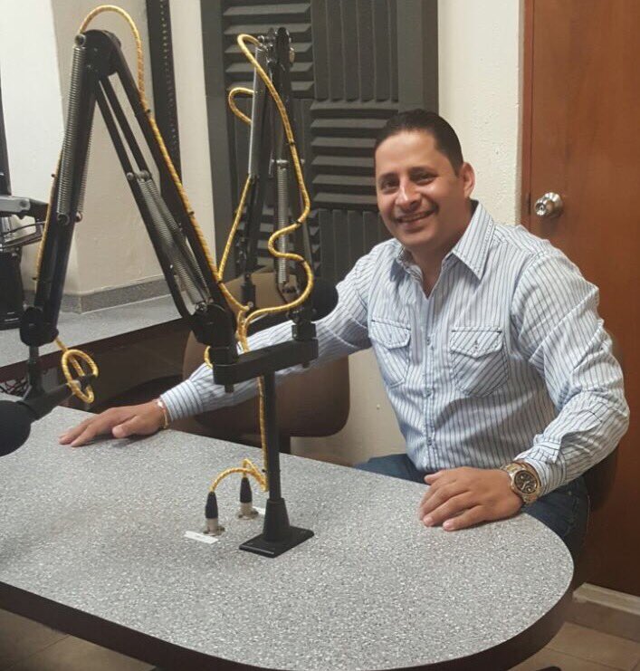 cmolina_2016's tweet photo. En breves minutos en entrevista radial por #Notiuno1280 con @john60min @NotiUno @AlexDelgadoPR https://t.co/lH3ikypXy1