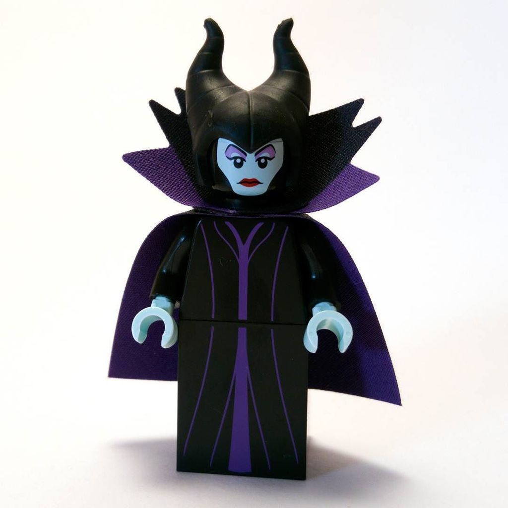TriangularRoom's tweet photo. Another awesome villain minifig from the Disney set.
#LEGO #Disney #Maleficent #SleepingB… https://t.co/NV6agT0NVV https://t.co/BgyzqcGppg
