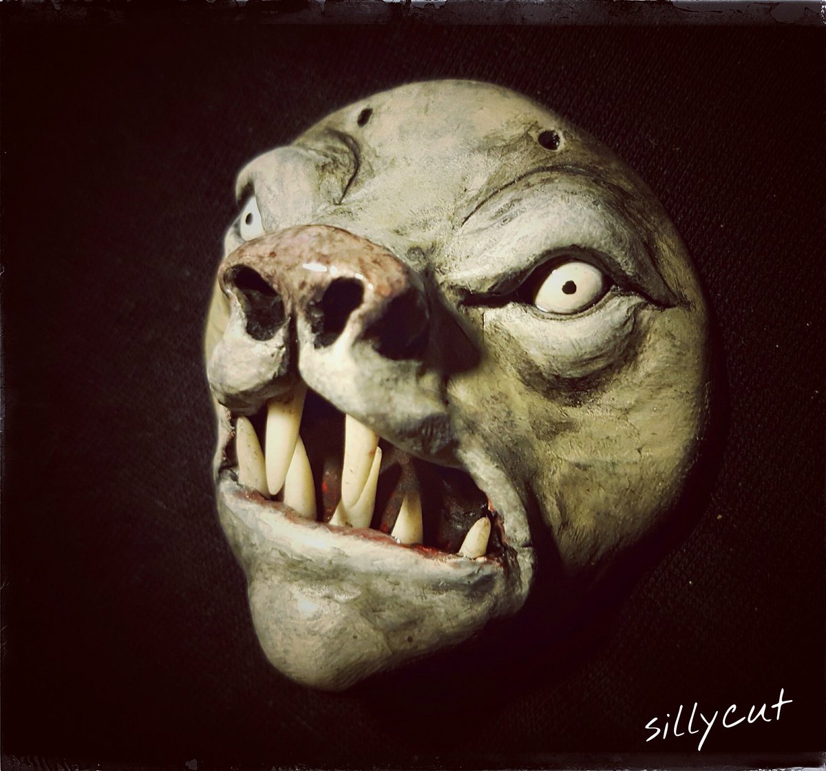 Sillycut's tweet photo. Have been sculpting recently... 
Makes for a new art doll.  Werebat. https://t.co/Ldr1pFbJat