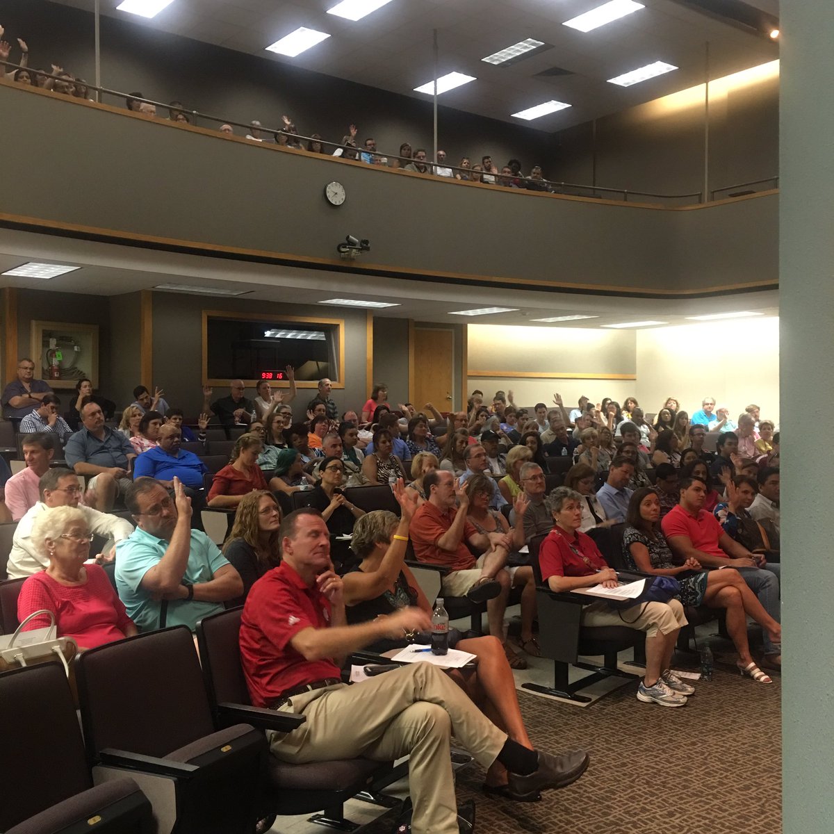 CarlotaToledo1's tweet photo. Welcoming family &amp; friends of #iusmclassof2020 #familymatters @iumedschool @IUSMDiversity #iusmOrientationCommittee https://t.co/rAgbWTUKCV
