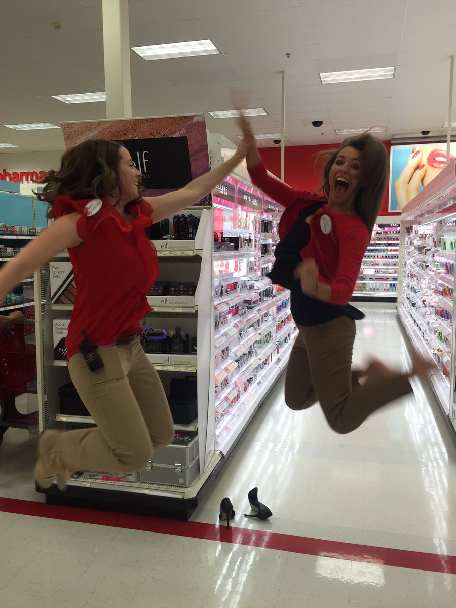 taylor_target's tweet photo. #d430internnation 

High five:) https://t.co/R6g736jyY8