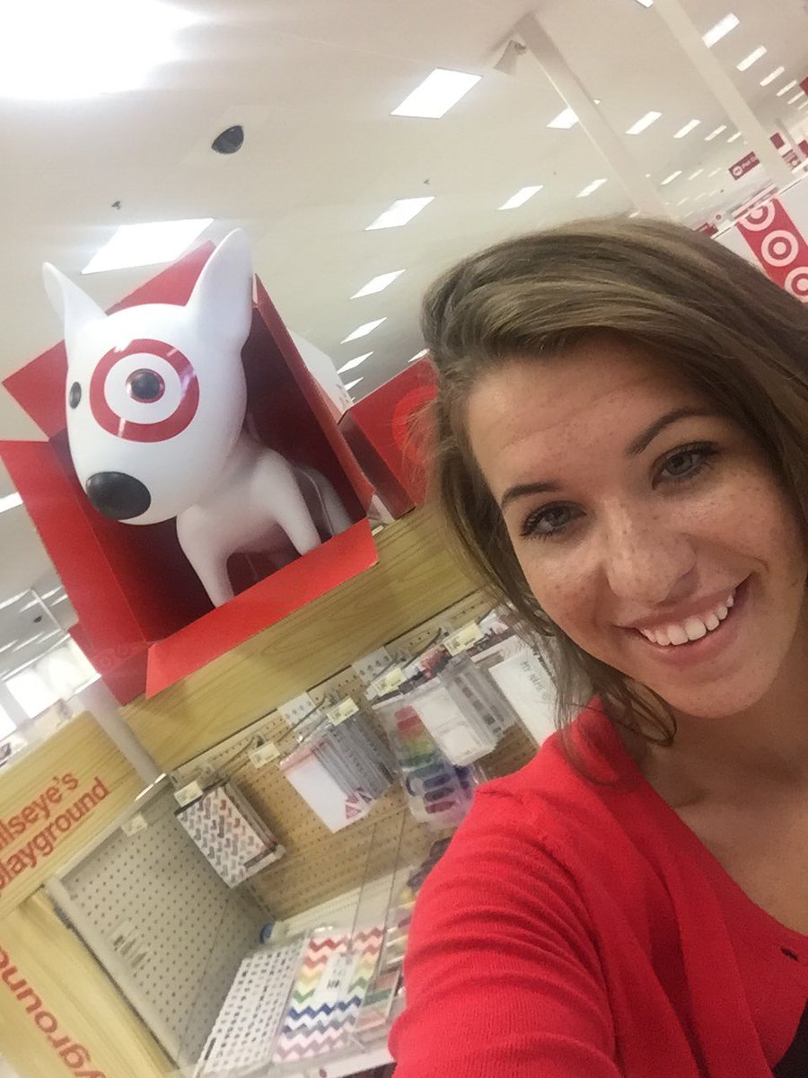 taylor_target's tweet photo. #d430internnation 

Me and Bullseye https://t.co/LnqAu96zjR