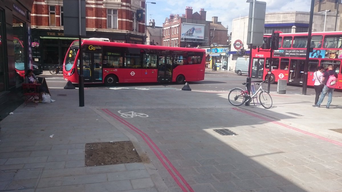 JonIrwinLD's tweet photo. Quite a nice finish to this Copenhagen style side road treatment at #TootingBec cc  @SustransLondon https://t.co/CH0dQEUSwz