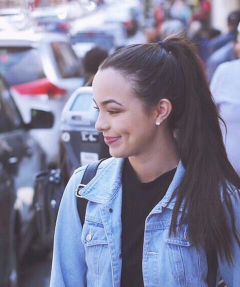 UpdatingMerrell's tweet image. What they heck @VanessaMerrell is so pretty 😩😩