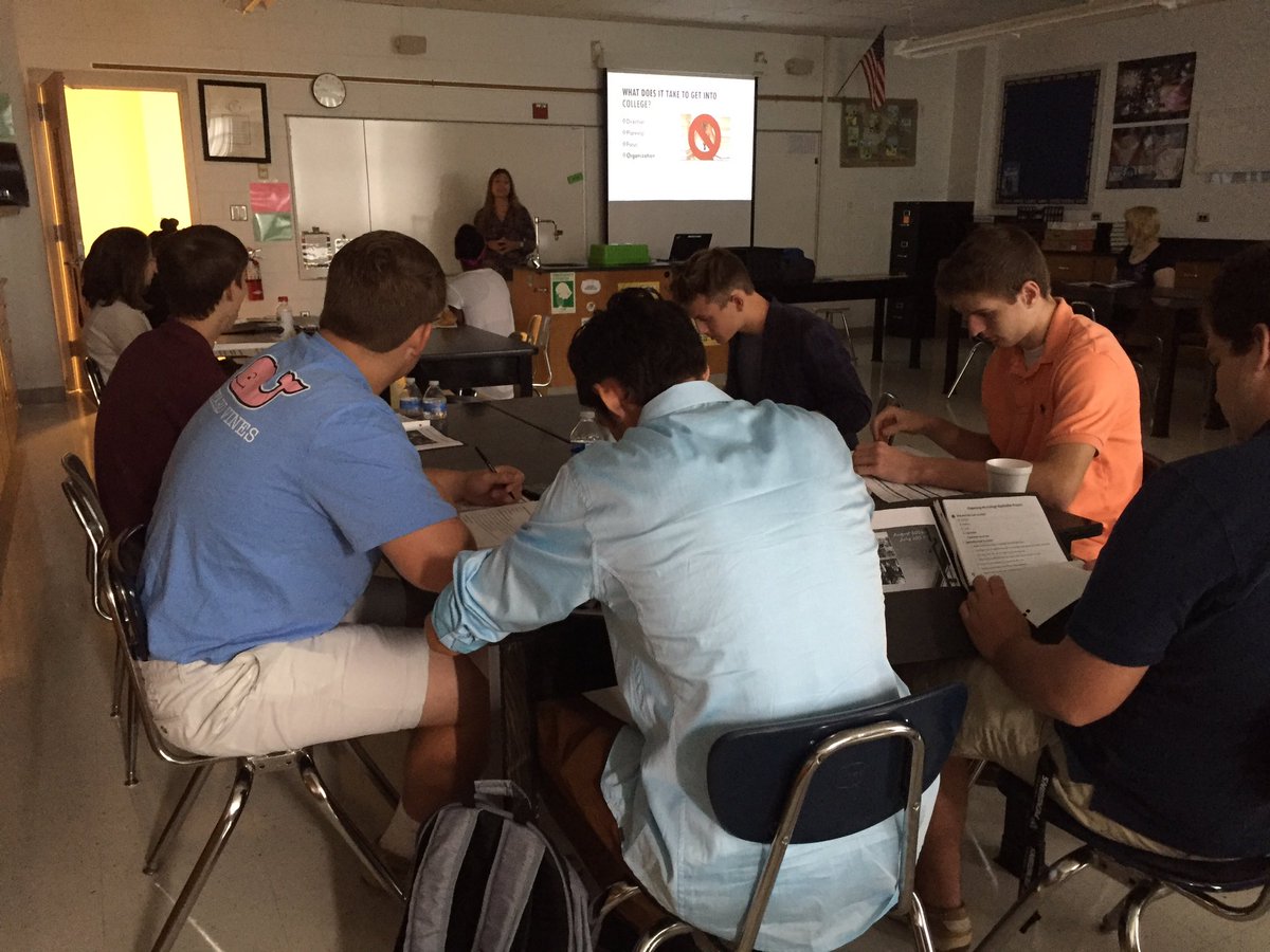 cc_cghsnc's tweet photo. Good to see 10th, 11th & 12th grade students here to focus on their year! #prepisgood #lessstressisgood #cgfocus2016 https://t.co/XX7ZoY9ZXN