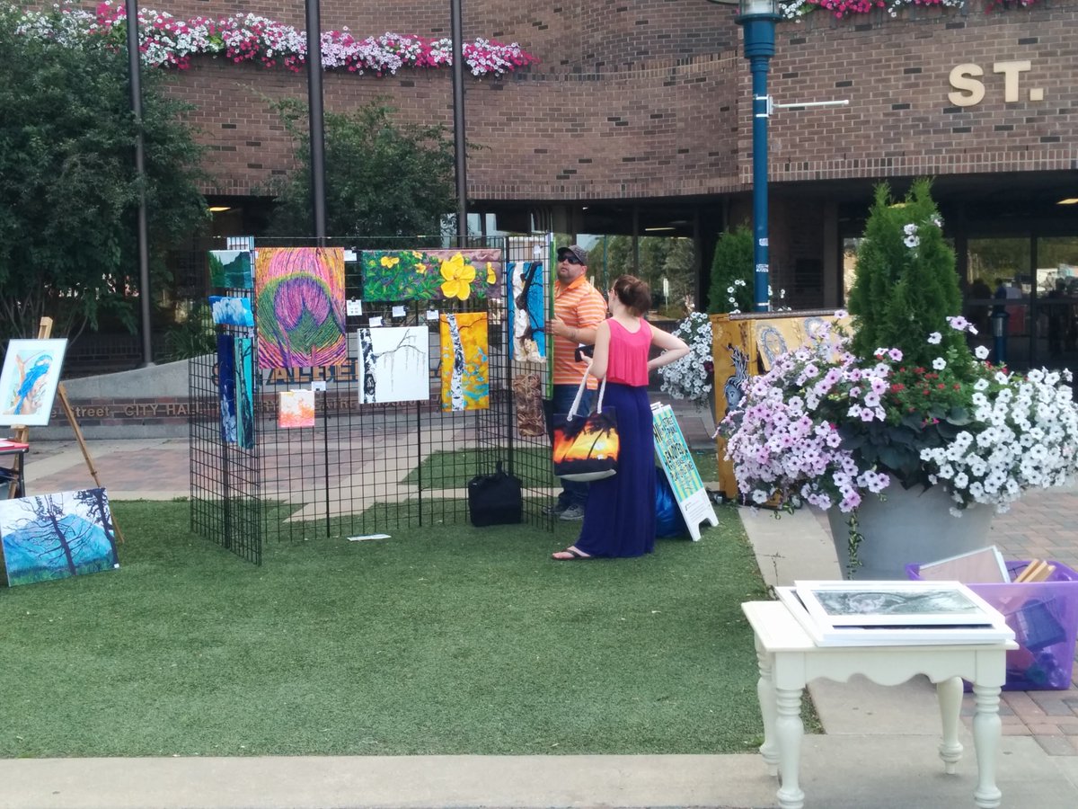 artwalksta's tweet photo. Thanks to everyone that came out to Artwalk last night! It was a beautiful night for Rock'nAugust &amp;Artwalk #stalbert https://t.co/qmJWvUKzY2