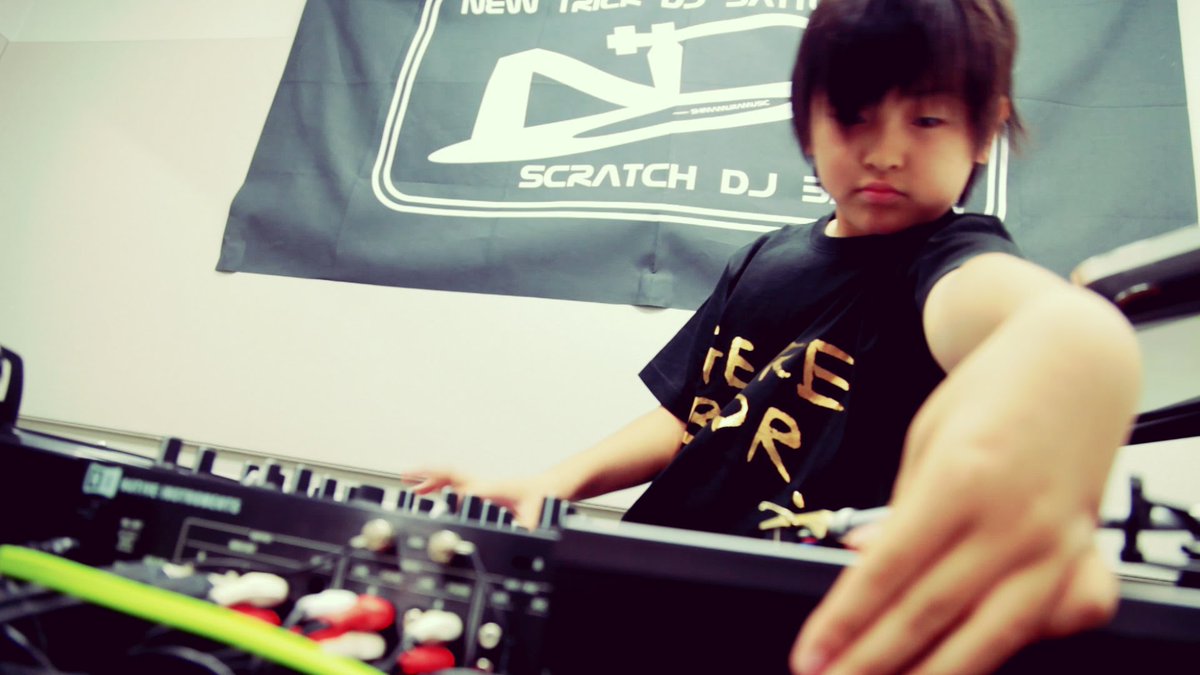 jam_lets's tweet image. Japan's @HayashiRena is only 11—and already a turntable don: bit.ly/2akzAHp