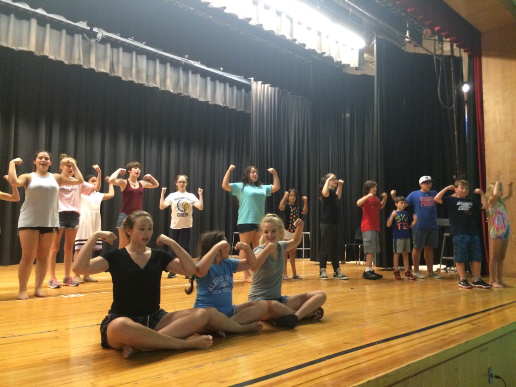 BMSchorus7's tweet photo. Summer theatre 2016 comes to a close! Amazing kids! https://t.co/lfp2nhkqcf