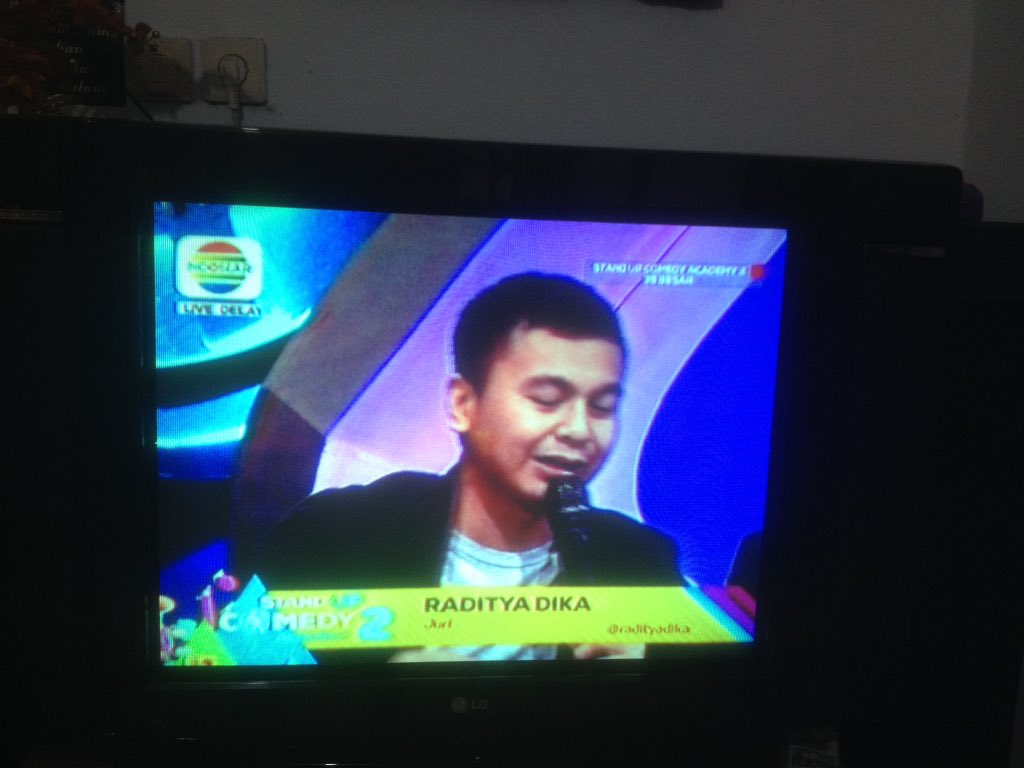WulaanRf's tweet photo. Nungguin @radityadika nihhh😂 yuhuu akhirnya bisa ketawa juga nonton suca2 di @IndosiarID #StandUpAcademy2 https://t.co/9PxgXFeeOl