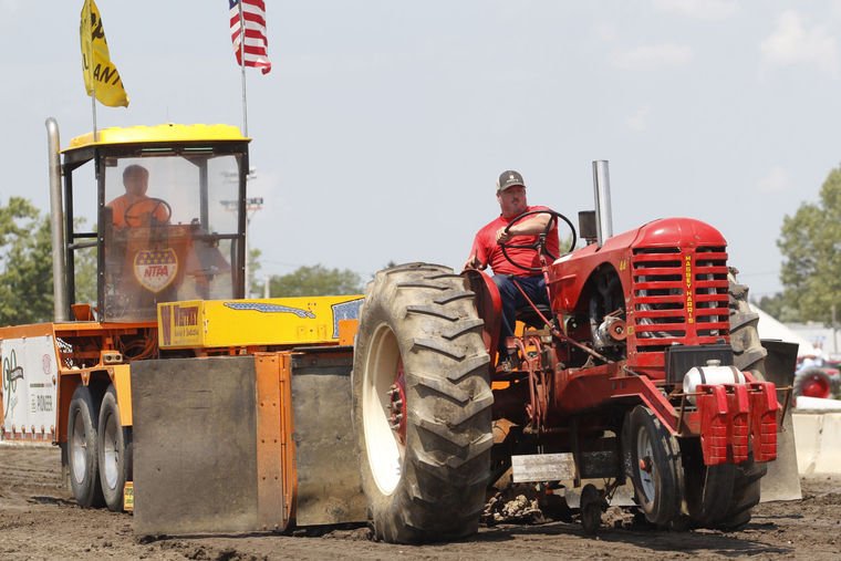 sentineltribune's tweet photo. Pullers compete at the @woodcountyfair Thursday. https://t.co/FVIC0zDqXi https://t.co/x41hHJyFa9