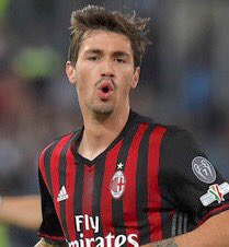 TheHeadtoHead's tweet photo. 🇮🇹
RT for Romagnoli
LIKE for Rugani https://t.co/V2lnFNYGzk