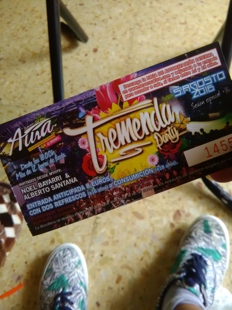 gemmaloopez's tweet photo. Hoy a desfasar en @sevenxativa  #TremendaParty https://t.co/TXbZn3dJmN