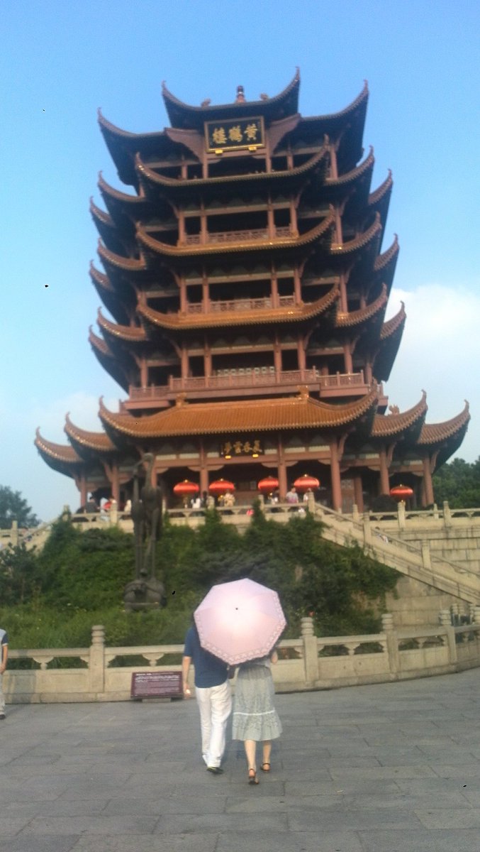 HunanTourGuide's tweet image. I went to Yellow Crane Tower with two New Yorkers tourists a couple weeks ago.