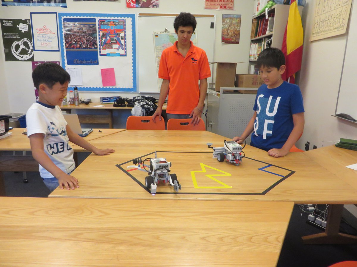 zatnaedu's tweet image. Ready... Set... Go! #ThisIsWhatAProgrammerLooksLike #csk8 #EdTech