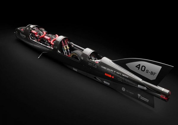 MotorLands's tweet photo. #TriumphRocketStreamliner and #GuyMartin for a New Record https://t.co/197DQBzMJQ @TriumphOfficial #Triumph https://t.co/x1eUPsFfnL