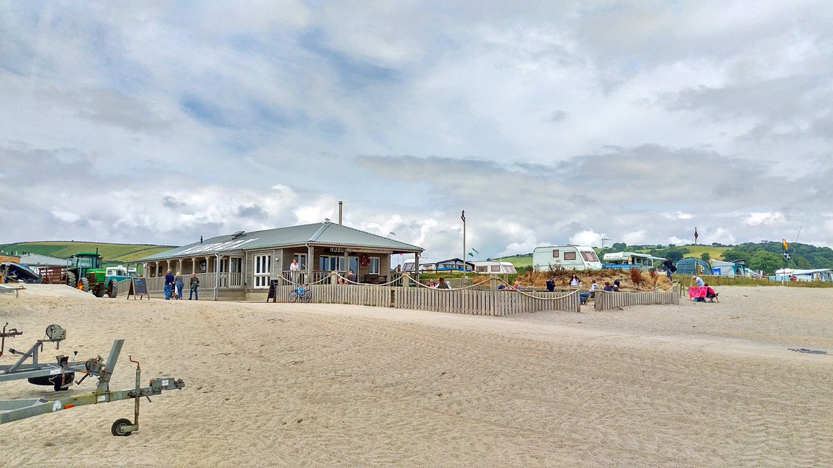 Laid-back beach shack stunning views out to sea, plenty of coastal vibes &amp; award-winning food #Hubbox <a href="/PentewanSands/">Pentewan Sands Holiday Park</a>