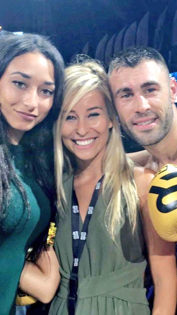 YouTubeda yalangoch qizlar Porno video katta eshak