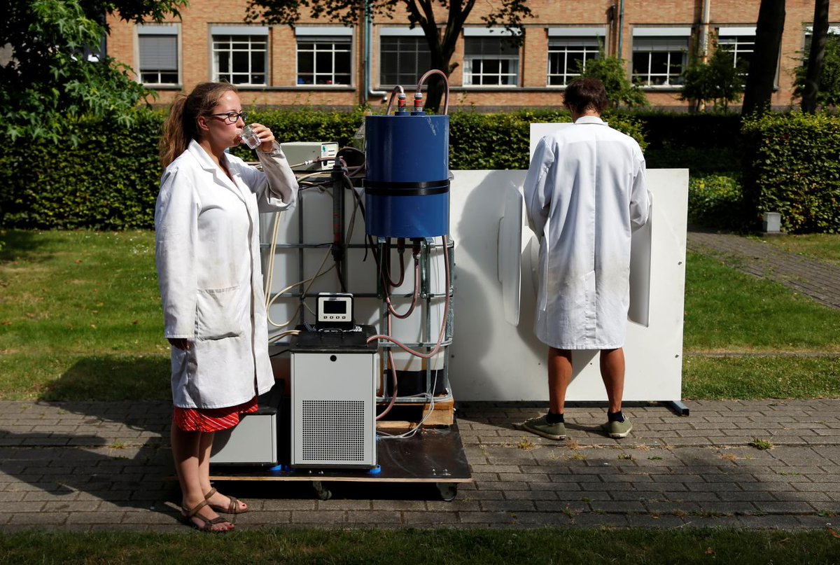 FERNnews's tweet photo. #Solar-powered device turns urine into #beer. @ADCuthbertson @Newsweek #PeeforScience https://t.co/gpVUqdat8T https://t.co/y5gUcsB0Nz