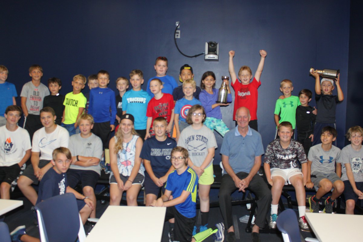 pattyhockeydev's tweet image. Craig Patrick shared his life with our groups. Passing around his Gold Medal,NCAA rings,Stanley Cup rings,HHOF ring.