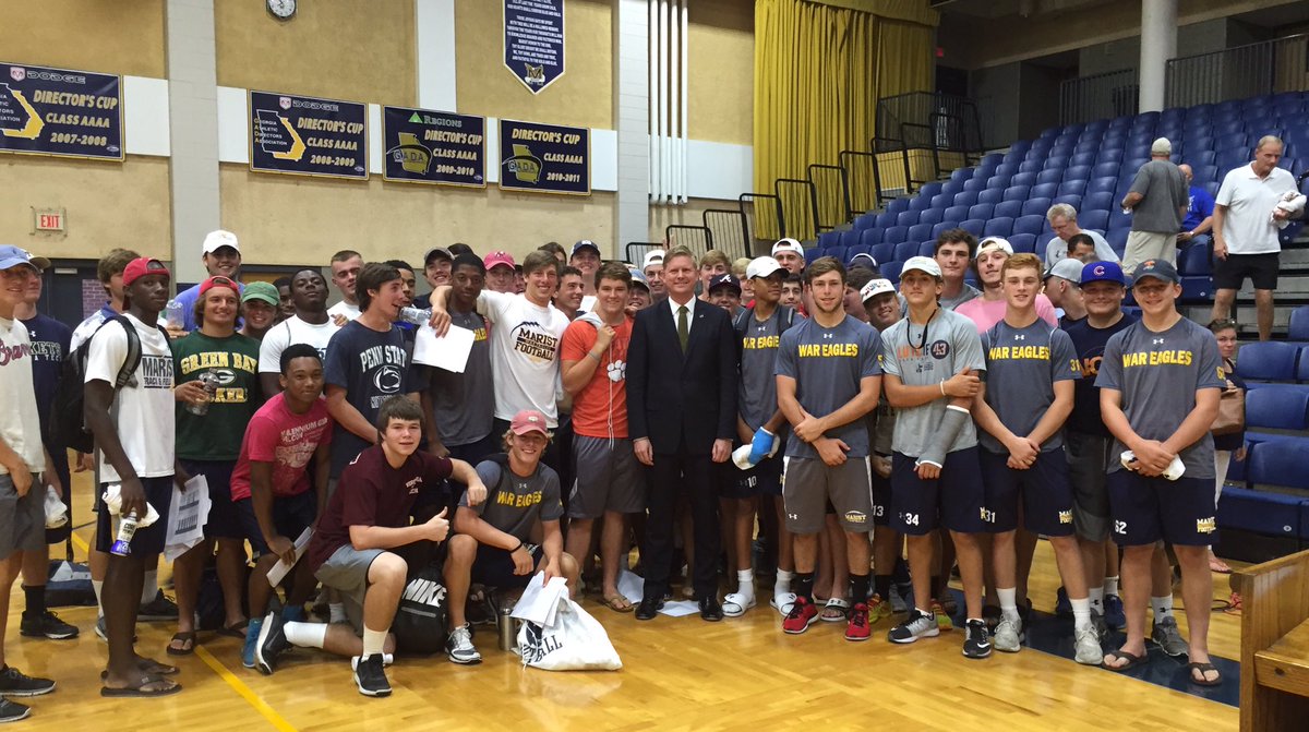 Warm welcome from <a href="/wareagles_fball/">Marist Football</a> at <a href="/MaristSchool/">Marist School</a>. They're ready for 9.2.16. #GameOnIRE collegefootballireland.com/highschool/