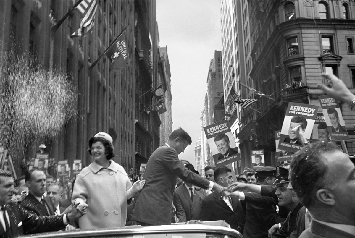 ICPhotog's tweet photo. From #WinningtheWhiteHouse at the @SouthamptonCtr! 
📷 Cornell Capa: JFK and his wife, Jackie, campaigning in NY. https://t.co/1lql5ayVxR