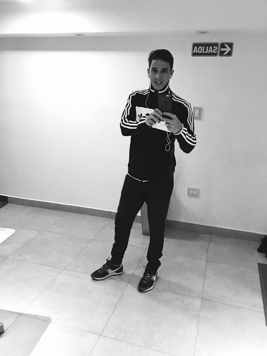 chinoqlokura's tweet photo. A correr un rato! Esta noche vamos a #VillaDolores! 💪😑😉 https://t.co/NGaU9FVNlE