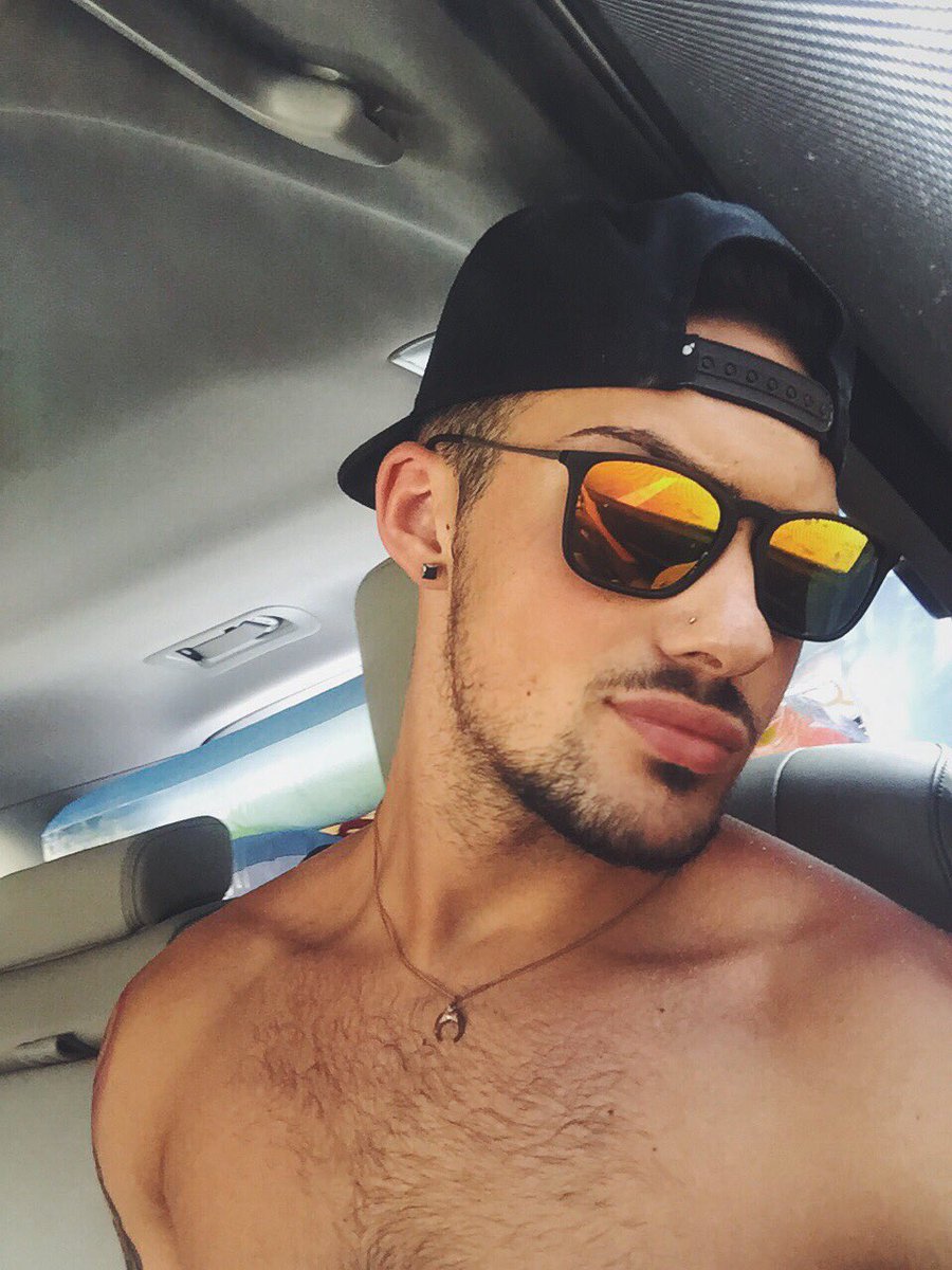 andruclemens_'s tweet photo. Toned, tan, fit and ready 👅 https://t.co/FGY7Y2Kr2h
