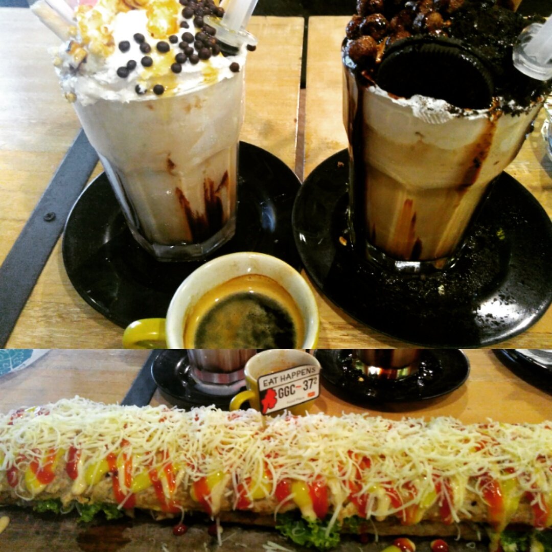 nunungmalik9's tweet photo. Mariii santap 🍴😄 @EatHappens 
#eathappens #bekasifood #grandgalaxi https://t.co/ZFBRHcvKzI