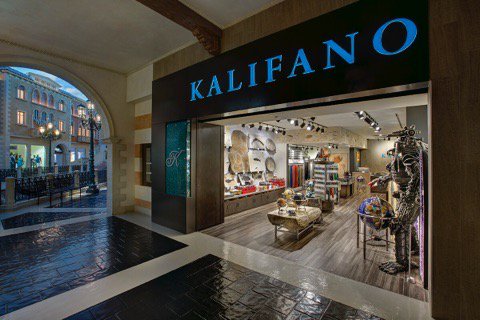 aptusgroup's tweet image. NOW OPEN! @AKalifano's new location just opened at @ShopGrandCanal at the @VenetianVegas. What a unique client!