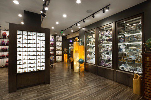 aptusgroup's tweet image. NOW OPEN! @AKalifano's new location just opened at @ShopGrandCanal at the @VenetianVegas. What a unique client!