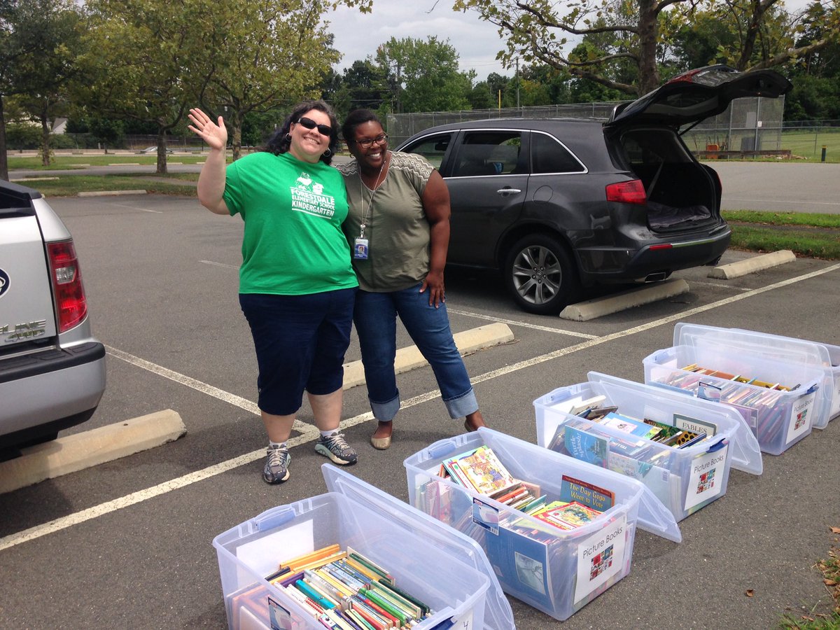 Falcon_Cunneen's tweet photo. The @ForestdaleES bookmobile is on the road!!
#FalconBookmobile https://t.co/4QUefVfRqh