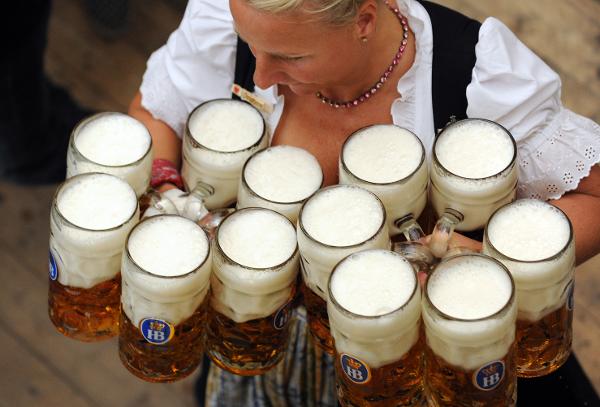 #Wistjedat er op het #Oktoberfest 2015 in München 7,7 miljoen liter bier is gedronken? #oktoberfestfeitjes