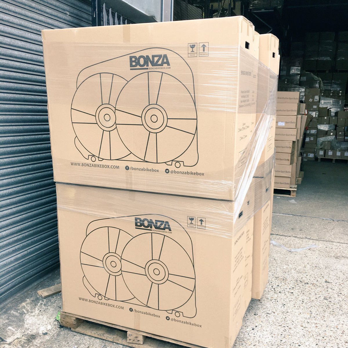 bonzabikekit's tweet photo. We got an exciting delivery today at the warehouse. The New Bonza Bike Box II Is here!! #bonzabikebox #bikebox https://t.co/ZkT5hXdqb1