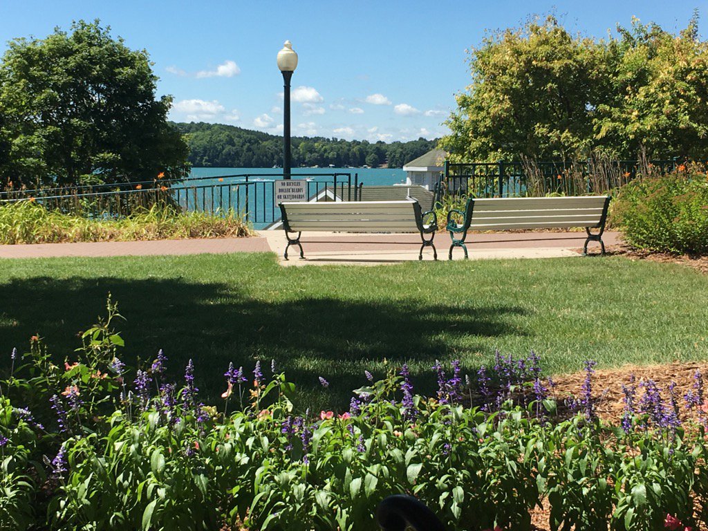 ColleenDicken's tweet photo. Beautiful day for our anniversary! View while having lunch. https://t.co/aLNlq4uQgS