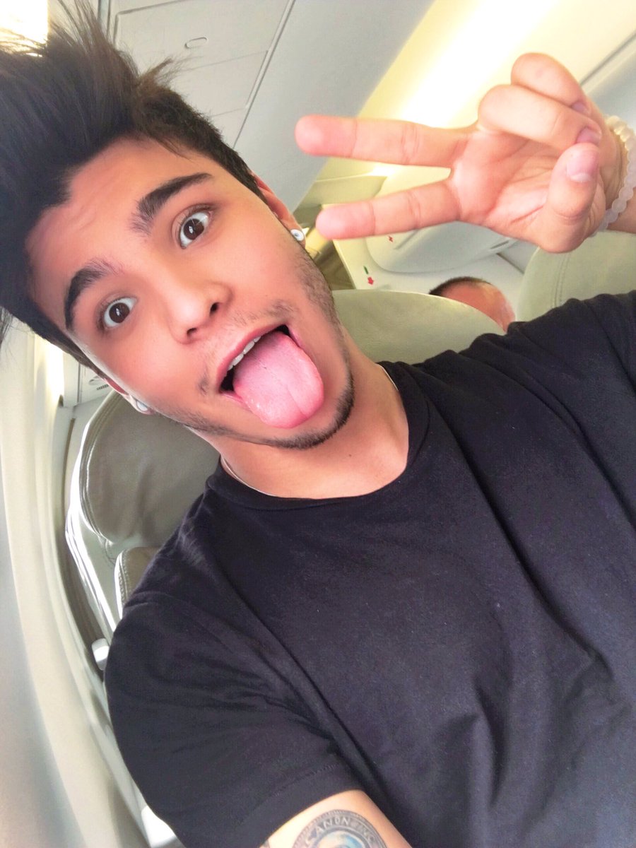 villalobossebas's tweet photo. ¡Nos vamos a Ixtapa ✌🏼️😛! https://t.co/5XI0IS0yge
