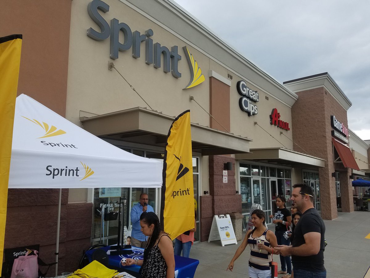 Sprint Store 1809 tweet media