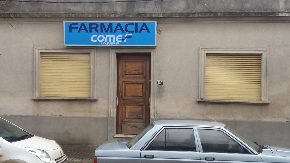 CIampp's tweet photo. Tal como estaba previsto la Farmacia de COMEF comenzó la mudanza.
  Lunes reabre en nuevo local frente a COMEF https://t.co/E726DaPYF8